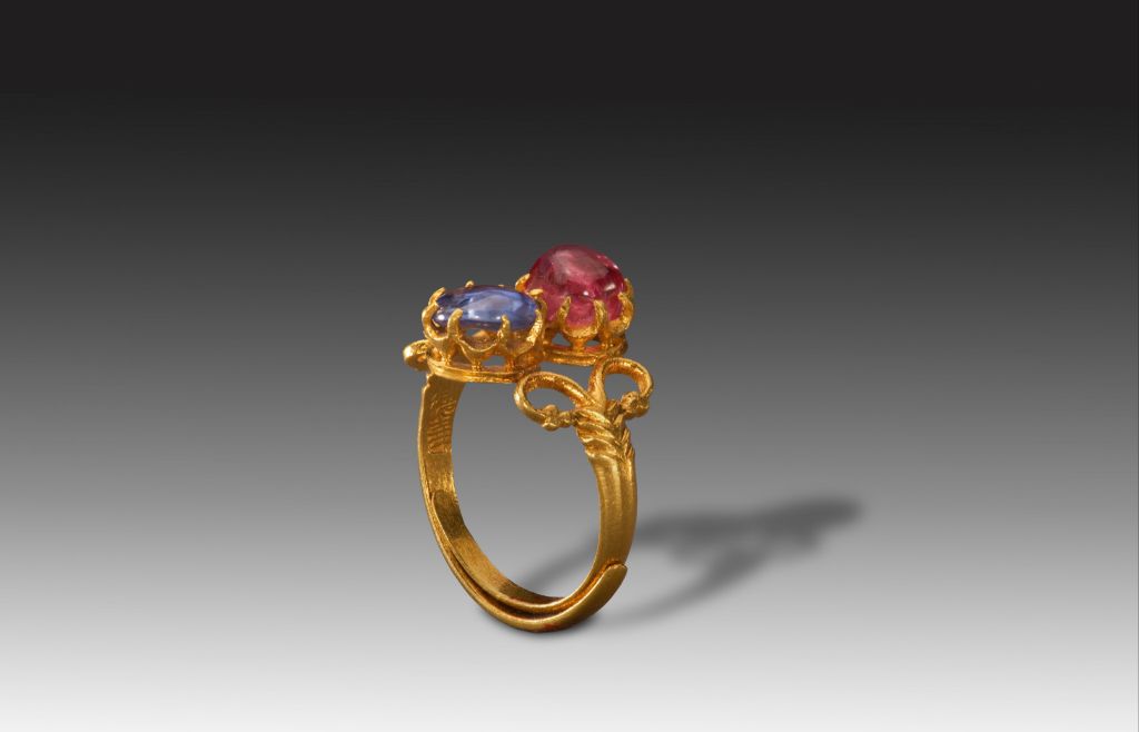 图片[1]-Gold inlaid ruby ring-China Archive